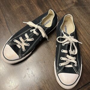 Converse kids sneaker Size 3